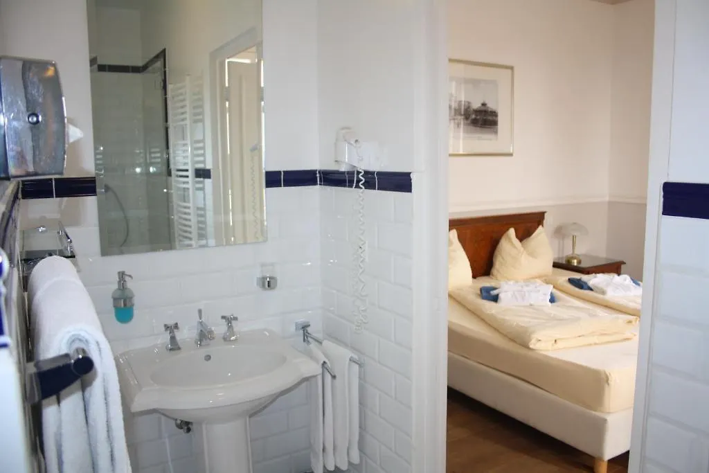 Hotel Villa La Cheneraie Saint-Raphaël